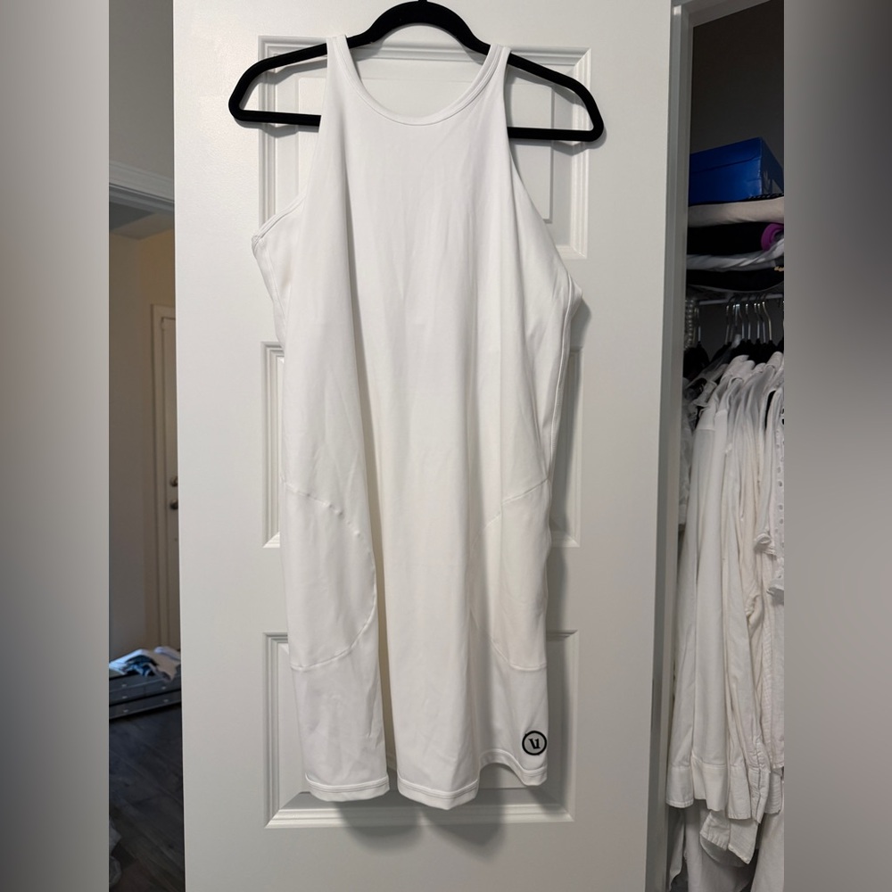 NWOT Vuori Dress